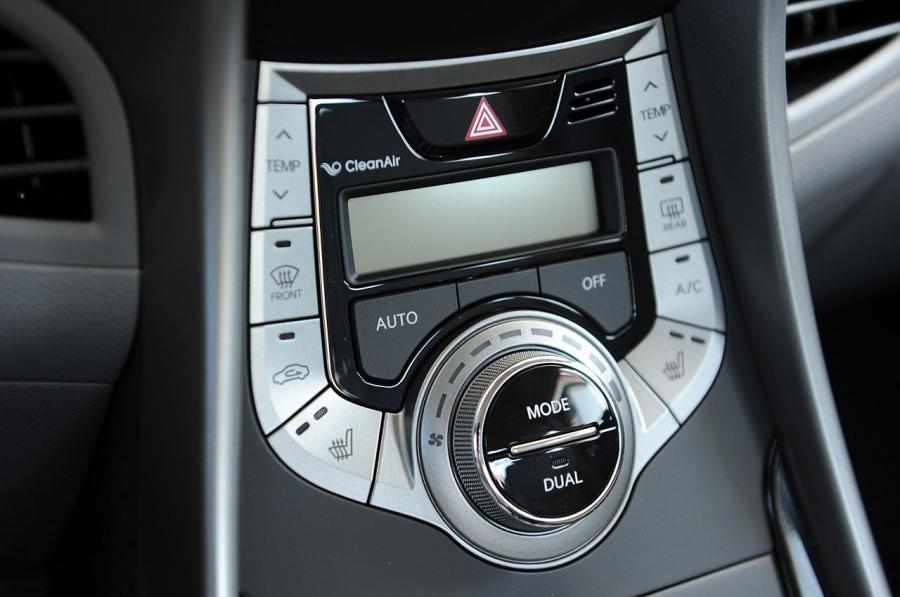  Hyundai Elantra Coupe 2012 года  (фото 52 из 88)